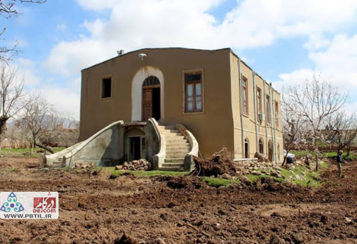 عمارت اربابی تیل 